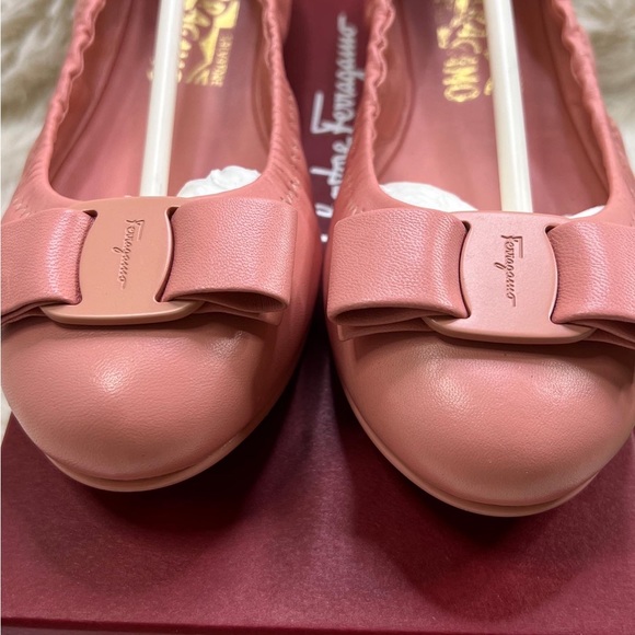 SOLD Authentic Salvatore Ferragamo LIZINKA BALLET FLAT - Picture 2 of 7